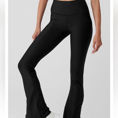 Brand New Never Worn Perfect Condition Alo Airlift High Waist Game Changer Legging With Buttons At The Bottom In Black. Flared Leggings. Size Small. Black Flared Leggings, Flare Legging, Flared Leggings, Alo Yoga Pants, Black Flare, High Waist Leggings, Flare Leggings, Alo Yoga, Game Changer