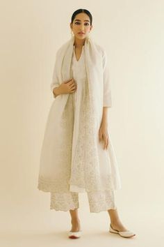 Shop for Sureena Chowdhri White Silk Chanderi Pintuck Kurta Set for Women Online at Aza Fashions Sureena Chowdhri, Plain Suits, Suits For Women Indian, Desi Attire, Indian Outfits Lehenga, Zari Embroidery, White Kurta, Casual Indian Fashion, Salwar Kamiz