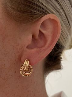 18k gold, water and tarnish resistant Earrings Fine Jewelry, Gold Earrings Aesthetic, Beautiful Jewelry Earrings, Trend Earrings, Chunky Gold Earrings, Jewelry Gold Earrings, Trending Earrings, God's Voice, Dope Jewelry Accessories