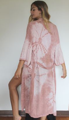 △ EMBODY YOURSELF △ Wrap yourself up in our long length kimono style robe, adorned with flattering tie dye stripes as decorative trim border & spiral shapes. Convenient front pockets with belt/sash included! Layer on top of anything and everything in your closet to transition any look easily from day-to-night. Robe is elegant for outings but also easily worn lounging around the house or even for coverage from the sun while gardening. 100% High Quality Rayon Fabric with Embroidery Details. Ul Crystal Corner, Tie Dye Stripes, Tie Dye Kimono, Corner Rack, Fabric Draping, Linen Robe, Pink Dye, Tie Dye Techniques, Spiral Shape