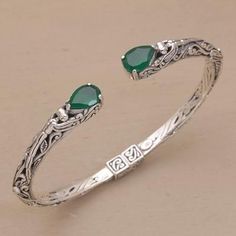 Silver Bracelet Designs, Inexpensive Jewelry, Womens Silver Jewelry, Antique Silver Jewelry, Silver Jewellery Indian, Silver Bracelets For Women, Jewelry Bracelets Silver, Bangles Jewelry Designs, Gold Bangles Design