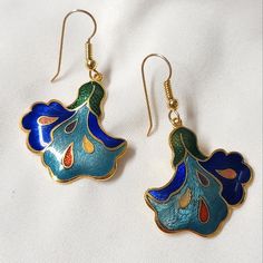 Genuine Cloisonne Earrings Gold Filled Earwires Vibrant Colors Flower Earrings Blue, Green, Gold Condition: New Vintage Vintage And Estate Jewelry May Naturally Show Signs Of Age/Wear From Its Previous Life. Cleaning Or Polishing May Be Desired. Cloisonne Enamel Jewelry, Cloisonne Jewelry, Cloisonne Earrings, Vintage Gold Earrings, Open Rose, Blue Green Gold, Colorful Earrings, Green Flower, Enamel Earrings