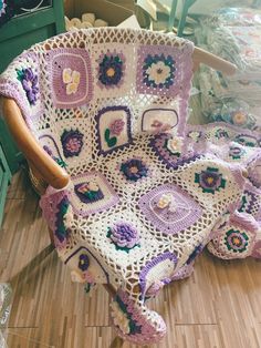 Wisteria Series Bag Shawl Blanket Gift - Wnkrs Hydrangea Blanket Crochet, Crochet Blanket Puff, Granny Square Patterns, Crochet C2c Pattern, Motifs Granny Square, Purple Wisteria, Art Crochet, Rose Bag, Purple Pillows