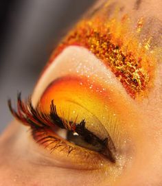 an interesting take on hungergames girl on fire eye make-up (not actually HG related but i love it) Fire Costume, Fire Makeup, Novel Books, Fire Eyes, Avant Garde Makeup, Coffee Talk, Stage Makeup, Everything And Nothing, Hair Shows