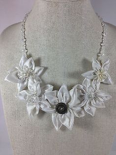 White Flower Decorated Necklaces For Party, Bohemian Flower Necklaces For Weddings, Bohemian Wedding Necklaces With Flower Shape, Bohemian Wedding Necklace With Flower Shape, White Jewelry With Flower Decoration For Party, White Flower Decorated Jewelry For Parties, White Party Jewelry With Flower Decoration, Flower Shaped Wedding Costume Jewelry Necklace, Flower Shaped Costume Jewelry Necklace For Wedding