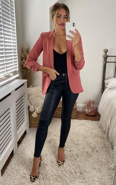 Meet your new wardrobe staple: the pink oversized blazer, exclusively by kurt muller. This blazer has an oversized design for comfort and style, ruched sleeve detail, and a button fastening. It brings a pop of colour to any outfit and comes fully lined. Layer over jeans and a tee for a casual vibe, or wear with a dress and heels for polished look. This piece can be worn day to night, from the office to casual drinks. *please note due to the dyeing process shade may vary    product code: km8227p. Networking Event Outfit, Event Outfit Ideas, Corporate Attire Women, Classy Business Outfits, Look Jean, Business Attire Women, Corporate Attire, Stylish Winter Outfits, Date Outfit Casual