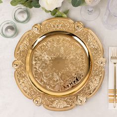 acrylic Forest Quinceanera, Acrylic Charger Plates, Quinceanera Theme, Gold Charger Plate, Gold Chargers, Roaring 20, Porte Decorate, Wedding Plates, Wedding Aesthetic