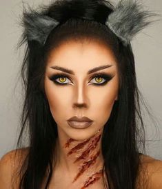 Little Red Riding Hood Halloween, Werewolf Makeup, Wolf Makeup, Maquillage Halloween Simple, Make Up Diy, Makeup Zombie, Autumn Things, Halloween Make-up Looks