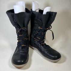 Eject Mens Winter Leather Boots Condition 7/10 - Clean Interior Color: Black Size: 12e Us Material: Genuine Leather Lining: Faux Fur Rubber Sole Shaft Height: 12.5” Calf Circumference: 9” Heel Height: 1.25” Ankle Circumference: 6” Srie Number: 11613 M 45 Made In Portugal $395 Leather Boots For Winter Streetwear, Urban Leather Moto Boots For Winter, Urban Leather Winter Boots, Winter Leather Footbed Moto Boots For Streetwear, Leather Low-top Boots For Winter, Low-top Leather Boots For Winter, Black Leather Urban Boots, Mid-top Leather Winter Boots, Urban Black Leather Boots