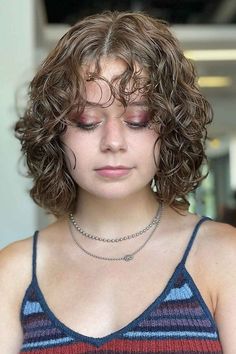 Thick Curly Haircuts, Pixie Short Haircut, Short Haircut Ideas For Women, Round Face Curly Hair, Short Curly Cuts, Haircut Ideas For Women, Hair For Round Face Shape, Short Haircut Ideas, Chubby Face Haircuts