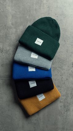 Beanie Collection Display, Beanie Flat Lay, Beanie Product Photography, Beanie Hat Outfit Men, Beanie Designs Ideas, Beanies Outfit, Caps For Men Style, Beanie Photography, Beanie Hat Outfit