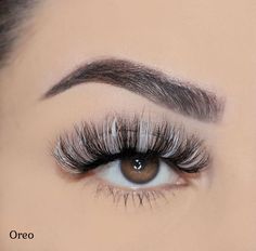 Black And White Eyelash Extensions, Black And White Lashes, White Lash Extensions, Black White Highlights, Halloween Lashes, Lash Brand, Makeup Themes, Beauty Room Salon, White Eyelashes