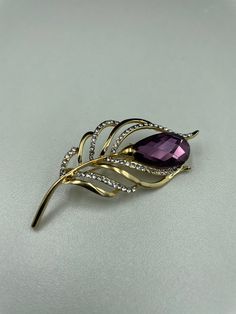 Women Fashion Bridal Jewelry Shiny Rhinestone Metal Leaf Brooch Pin Teardrop Crystal Feather Women Wedding Gift by ElisFashionCreations on Etsy Feather Brooch, Jacket Pins, Leaf Brooch, Boutonniere Wedding, Metal Leaves, Flower Pins, Anniversary Party, Leaf Design, Wedding Gift