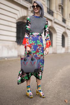 Street Style SS18 Paris Fashion Week Street Clothes, New Street Style, Paris Fashion Week Street Style, Street Style Trends, The Best Street Style, Women Street, Best Street Style, Fashion Week Street Style, Cool Street Fashion