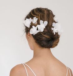 The Jardinia Hairpins might just be the most magical hair accessory ever. Each of these gorgeous, lifelike flowers is handmade from silk – image them completing your wedding day look. Shop our new bridal collection at jenniferbehr.com #bridalsinpo Bridal Trends 2023, Raphaelite Paintings, Medium Length Updo, Women Haircuts Long, Updo Tutorial, Floral Silhouette, Long Hair Wedding Styles, Long Hair Updo, Short Wedding Hair