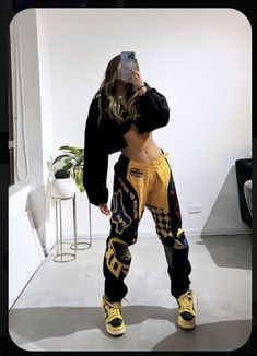 School Girlfriend, Girlfriend Outfits, Streetwear Outfit Ideas, Instagram Baddie, Outfit Ideas For Women, Lounge Outfit, Hip Hop Outfits