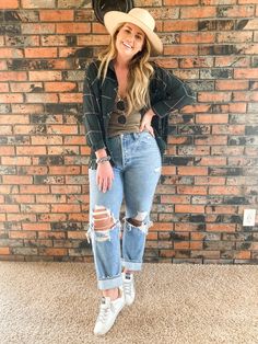 Mid Plus Size Fashion, Midsize Mom Outfits Fall, Midsize Fashion Casual, Mom Jeans Outfit Midsize, Mid Size Mom Outfits, Plus Size Fall Outfits 2022, Mid Size Fashion Fall, Midsize Mom Outfits, Mid Size Fall Fashion