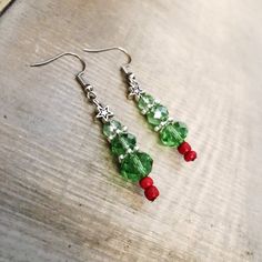 Christmas Earrings Handmade, Christmas Jewelry Diy, Pumpkin Bead, Holiday Beading, Tree Earrings, Christmas Tree Earrings, Christmas Bead, Earring Tree, Handmade Wire Jewelry