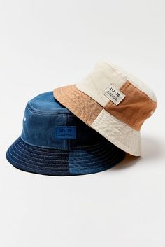 Bucket Hat Ideas, Bucket Hat Aesthetic, Cute Bucket Hats, Pola Topi, Bucket Hat Fashion, Bucket Hat Design, Diy Vetement