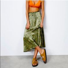 Nwt Zara Green Printed High Waisted Skirt With Elastic Drawstring Waistband. Casual Tie Waist Skirt For Vacation, Casual Summer Maxi Skirt With Tie Waist, Zara Tiered Skirt For Vacation, Casual Tie Waist Maxi Skirt For Summer, Spring Green Skirt With Tie Waist, Zara Summer Flowy Maxi Skirt, Zara Flowy Summer Maxi Skirt, Zara Flowy Maxi Skirt For Summer, Casual Summer Wrap Skirt With Tie Waist