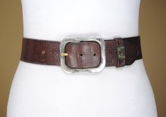 Measurements: end to end:  39''/ 100 cm to the first hole:  31.5''/ 80 cm to the last hole: 35.4''/ 90 cm width:  1.8"/ 4.5 cm This wide brown leather belt, in a vintage condition. Made by HUGO BOSS. Please, contact me if you have any questions. With love, Be My Belt Shop Steampunk Belt, Leather Belt Women, Vintage Chocolate, Tan Leather Belt, Pink Belt, Brown Leather Belt, Vintage Belts, Belt Shop, Men Vintage