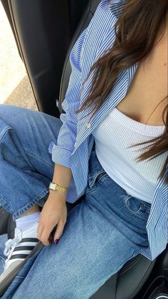 Summer Outfits With Blue Jeans, Denim Jeans Aesthetic Outfit, Blue Jeans White Shirt Women, Outfits With Blue Shirts Casual, Blue Jeans Blue Shirt Outfit, Blue Striped Shirt Women Outfit, Blue Button Up Shirt Outfit Summer, Shirt Combinations Women, Women Blue Shirt Outfit