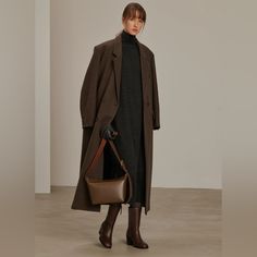 Never Worn Soeur Paris Coligny Coat In Warm Chocolate Brown Wool. Size 36. Runs Large, Choose One Size Smaller Than Usual Size. Oversized Fit. Sister Outsider, Winter Cold Outfits, Autumn Silhouette, Brown Coat Outfit, Day To Day Outfits, Black Women Style, Autumn Boots, 2025 Fashion Trends, Everyday Fits