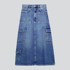 Introducing our medium-wash high-waist jean skirt for ladies from the 2023 Summer Collection the perfect fusion of fashion and functionality!Why You'll Love ItDesigned for the trendy trendy-forward woman, this skirt effortlessly combines everlasting style with modern vibes. From its cargo pockets to its zipper and button closure, every detail is meticulously crafted to elevate your look with ease.Distinctive Features: Fashion-Forward: This skirt embodies the latest fashion trends, making it a mu Rok Denim, Womens Denim Skirts, Womens Denim Dress, Blue Denim Skirt, Trendy Denim, Womens Maxi Skirts, Denim Patterns, Long Skirts For Women, Denim Maxi Skirt