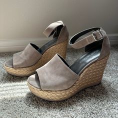 Gently Used. Ships Fast. Suede Wedges, Stuart Weitzman Shoes, Womens Shoes Wedges, Stuart Weitzman, Wedge Shoes, Wedges, Size 10, Ships, Women Shoes