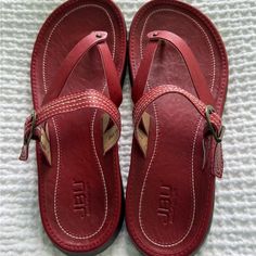 Jbu Jambu Designs Womens Red Sandals Size 8 Nwot With Original Box Never Worn. Red Adjustable Comfortable Sandals, Comfortable Red Adjustable Sandals, Comfortable Adjustable Red Sandals, Casual Red Toe Post Flip Flops, Red Leather Casual Flip Flops, Casual Red Leather Flip Flops, Red Leather Flip Flops For Vacation, Red Sandals, Box Color