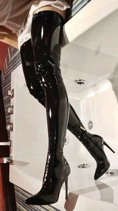 Thigh High Stiletto Boots, Vestiti Edgy, Black Cosplay, Thigh High Heels, Thigh Boots, Thigh High Boots Heels, Platform Stilettos, Cosplay Shoes, Thigh Boot