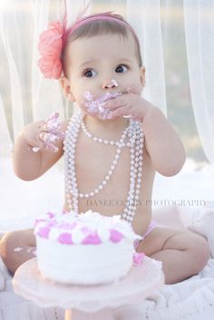 1er anniversaire gâteau Baby Photography 1 Year, Birthday Photoshoot Ideas, Smash Cake Girl, Anne Geddes