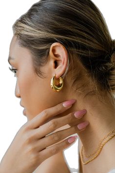 ⭐ Super Chunky Gold Hoop Earrings - Gold Fill Chunky Earrings - Extra Thick Oval Gold Hoops - Lightweight Gold Chunky Hoops   ⭐ MEASURE & WEIGHT * Length 30mm, Width 25mm * Weight 0.35oz (10g) for a pair - Super lightweight hollow design ⭐ Check out silver color here https://www.etsy.com/listing/798464176/thick-chunky-silver-plated-hoop-earrings?ref=shop_home_active_3&frs=1&crt=1  ⭐ MATERIAL & QUALITY: ✅Hypoallergenic ✅Water Resistant ✅Tarnish Resistant (More than 10 times ticker) * At J Banzi J Chunky Small Hoop Jewelry, Hypoallergenic Small Hoop Plug Earrings, Chunky Hoop Jewelry, Chunky Hoop Earrings As A Gift, Gold Chunky Earrings, Hoop Earring Outfit, Chunky Gold Hoop Earrings, Work Fits, Chunky Earrings