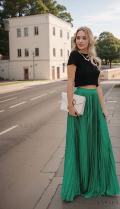 Lasaky - Elegant Floor-Length Pleated Skirt with High Waist and Solid Color for Fashionable Women Brown Outfit, Curvy Girl Fashion, Types Of Skirts, Pleated Skirt, Green Color, Green Colors, Floor Length, Girl Fashion, High Waist