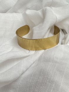 Brass Cuff Bracelet ~Each piece is handmade and beautifully crafted in our studio ~ --------------------Social Media:https://www.facebook.com/AmanaPeninahttps://www.instagram.com/AmanaPenina~~~~~Thank you for visiting our shop!~~~~~ Brass Cuff Bracelet, Brass Cuff, Ring Size Guide, Rings Statement, Sterling Silver Bracelets, Cuff Bracelet, Statement Rings, Cuff Bracelets, Ear Cuff