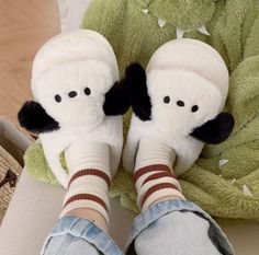 Kawaii Pocha Slippers Cute meets cozy with our Kawaii Pocha Slippers. Keep your feet warm and comfortable, while adding a touch of cuteness to your loungewear. Made with premium materials, these slippers will become your go-to for relaxation. Treat yourself to these adorable slippers today! Cute Animal Slippers, Cute House Slippers, Cute House Shoes, Aesthetic Slippers, Slippers Aesthetic, Slippers Cute, Animal Slippers, Fluffy Slippers, Cute Slippers