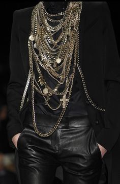 Hunting Fashion, Boho Mode, Gold Chains For Men, Estilo Punk, Style Noir, Dark Fashion, Inspiration Mode, Looks Style