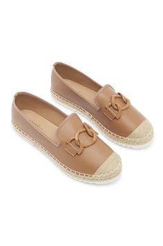 Melissa Loafers Tan Shoes Melissa Shoes, Walk Out, Perfect Shoes, Size Guide, Everyday Wear, Loafers, Walking, How To Wear