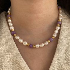 Pearl Necklace Ideas, Diy Necklace Designs, Color Pearl Necklace, Colored Pearl Necklace, Handmade Pearl Necklace, Beaded Jewelry Necklaces, Natural Stone Necklace, Pearl Necklace Designs