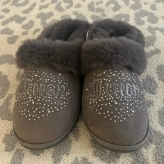 These Are Super Adorable And Brand New Juicy Couture Slippers In A Grey Color With Rhinestones. They Are A Size L (9-10) But Run A Tiny Bit Small. Super Soft ~ Never Worn ~ No Box Y2k Slippers, Juicy Couture Slippers, Purple Slippers, Grunge Shoes, Rainbow Flip Flops, Nike Shoes Women Fashion, Leopard Slippers, Rhinestone Slides, Grey Slippers