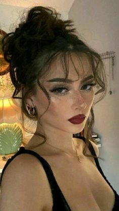 Gothic Formal Hairstyles, Hair Stylies, Pretty Makeup, Aesthetic Hair, Makeup Inspo