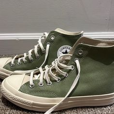 Brand New Custom Converse, Never Worn, Amazing Condition, Green/Crme, Size 9w/7m, Toe Box Is Shiny Since The Style Is Chuck 70 Vintage Thrift Shoes, Chuck 70 Vintage Canvas, Thrifted Shoes, Core Outfits, Converse Custom, Custom Converse, Green Converse, Shoes Converse, Vintage Sneakers