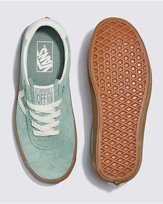 Old School Logo, Green Vans, School Logo, Heritage Fashion, Leather Accents, Logo Label, Court Shoes, Side Stripe, The 90s