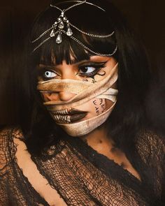 Scary Egyptian Makeup, Scary Cleopatra Makeup, Mummy Costume Women Makeup, Mummy Halloween Makeup Women, Mummy Inspired Fashion, Scary Mummy Makeup, Mummy Face Makeup, Egyptian Mummy Makeup, Halloween Scary Makeup Looks