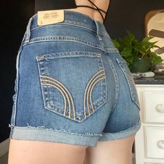 -New W Tags -Medium Wash Denim -Super Comfy, Rolled Hem -Size 3, Fits 2/4 -Flattering * Open To Offers ~ Feel Free To Message Me* Tight Denim Shorts, High Waisted Ripped Shorts, Low Rise Jean Shorts, Designer Jeans For Women, Sports Pants Women, Ripped Jean Shorts, Cuffed Denim Shorts, Ripped Shorts, Hollister Shorts