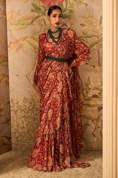 Regal red ochre draped sari and jacket set Saree With Jacket, Sari Shop, Ridhi Mehra, Draped Saree, Chiffon Jacket, Red Ochre, Embroidered Crop Tops, Drape Saree, Red Chiffon