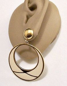 Monet Beige Swirl Striped Hoops Pierced Earrings Gold Tone Vintage Extra Large Round Open Wide Bottom Rings Modern Gold Enamel Jewelry, Retro Gold Drop Clip-on Earrings, Clip-on Round Metal Hoop Earrings, Metal Clip-on Round Jewelry, Vintage Gold Circle Jewelry, Modern Gold Earrings With Enamel, Modern Gold Enamel Earrings, Gold-tone Round Clip-on Earrings, Retro Metal Drop Earrings Jewelry