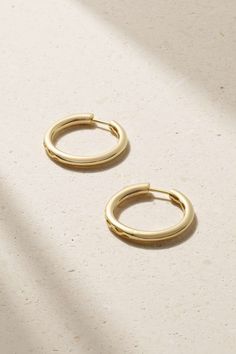 Minimalist 14k Gold Hoop Earrings With Shiny Finish, Timeless Small Hoop Earrings For Everyday Elegance, Minimalist Everyday Elegance Huggie Earrings, Minimalist Round Huggie Earrings, Classic Huggie Earrings For Everyday Elegance, Minimalist Gold Plated Hoop Earrings For Formal Events, Minimalist 14k Gold Huggie Earrings With Shiny Finish, Minimalist Huggie Earrings For Everyday Elegance, Timeless Small Hoop Earrings With Shiny Finish