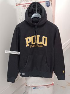 Autumn Look, Fall Days, Polo Ralph Lauren Mens, Fall Looks, Print Logo, Stripes Design, Black Hoodie, Kangaroo Pocket, Polo Ralph