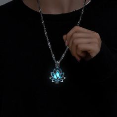 Luminous Lotus Flower Necklace Luminous Jewelry For Gift, Punk Style Women, Lotus Shape, Simple Chain Necklace, Lotus Flower Necklace, Vintage Hip Hop, Woman Personality, Artificial Light, Neck Jewellery